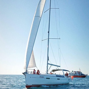 Парусная яхта Шаффл